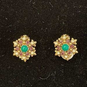 VTG Signed Florenza Clip Floral Earrings Green Cabachon Purple & Pearl Accents